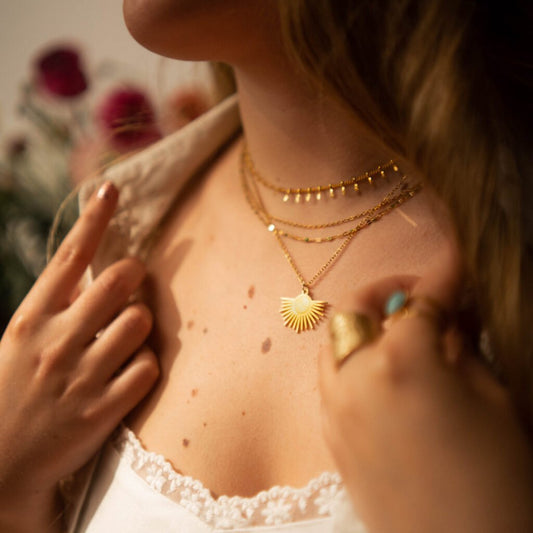 On veut des fleurs ! Notre sélection de bijoux et d’accessoires de printemps