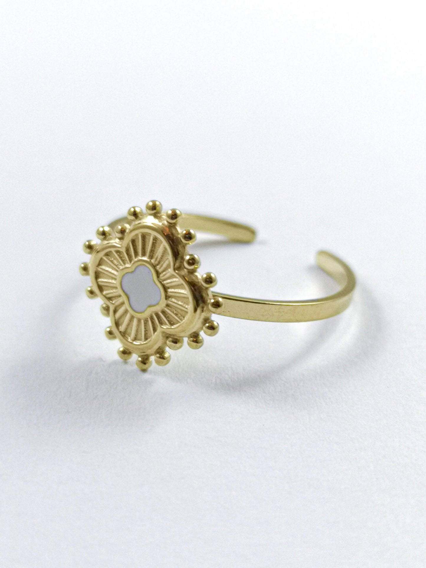 White Flore Ring