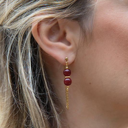 Pendientes “Granate Dorado” con Cadena Elegante