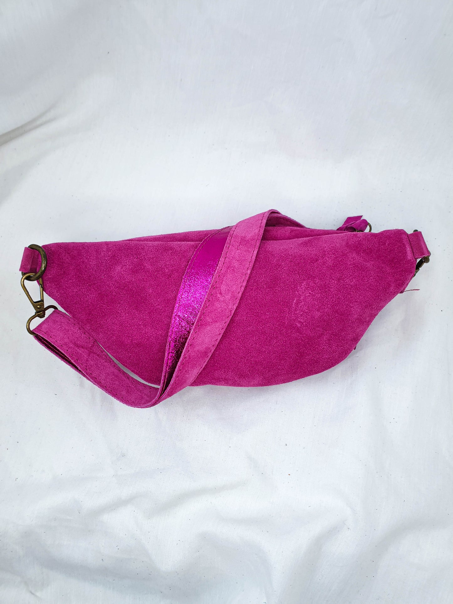 Sac banane Zoe en cuir fuchsia