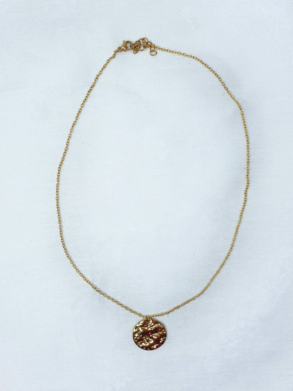 bijoux femme barcelone acier inoxydable laiton plaqué or doré fait main collier médaillon pendentif martelé lune